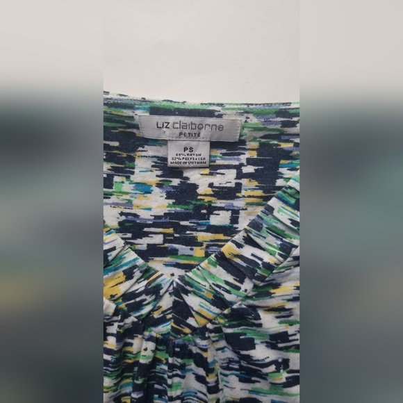 Liz Claiborne Women’s 3/4 Sleeve Blouse Petite Small - Picture 2 of 4